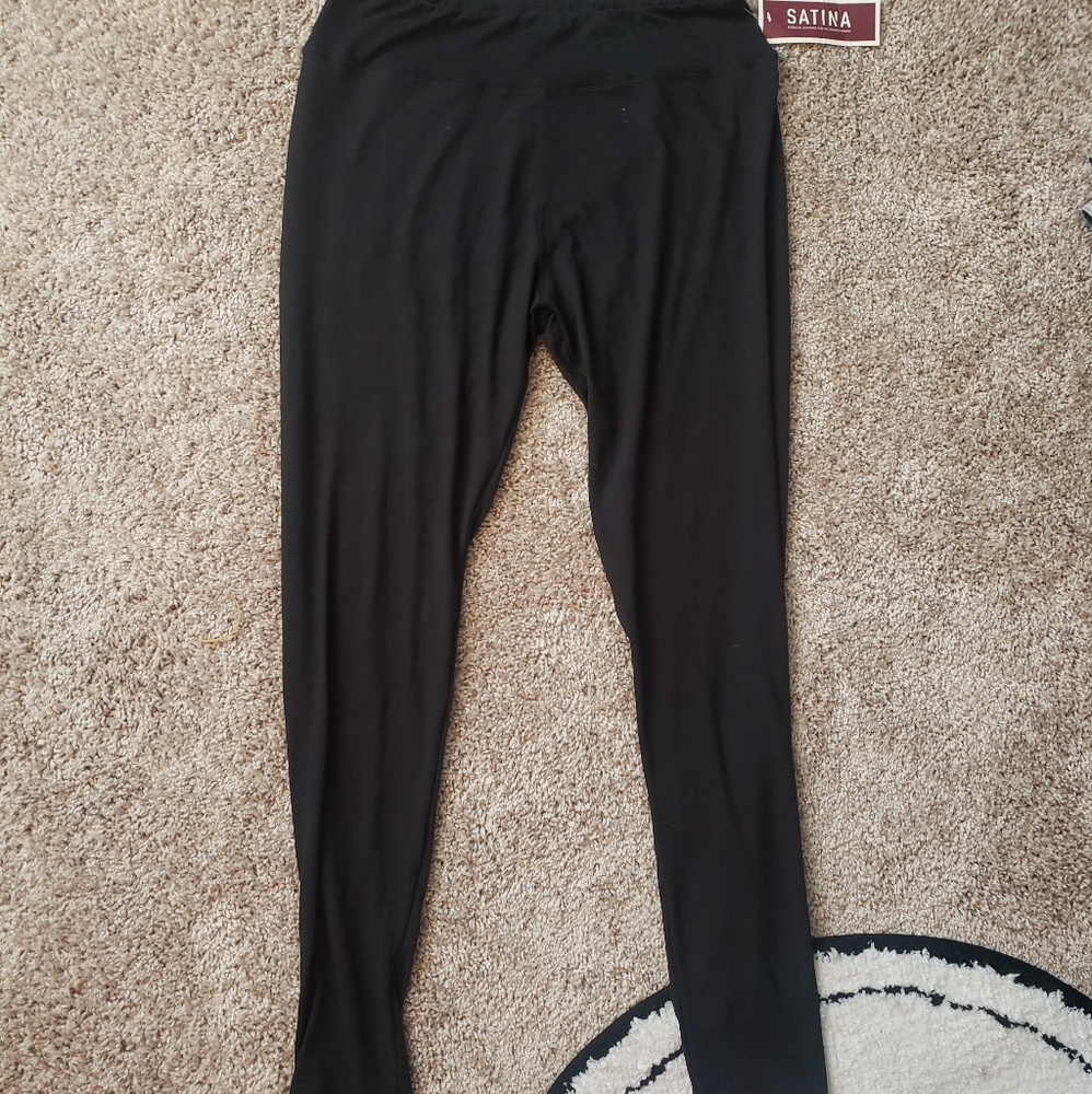 Satina Black Leggings